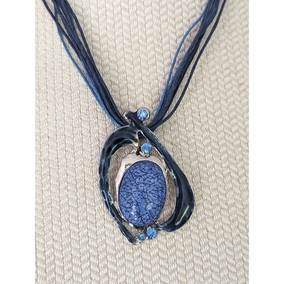 Ornate Vintage Dark Blue Cabochon Stone Pendant Necklace - Picture 2 of 5